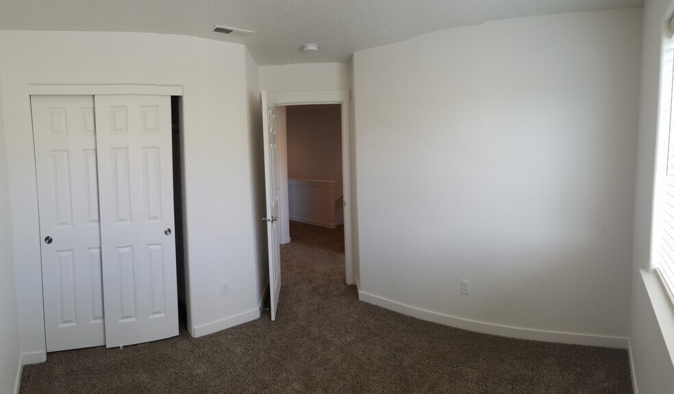 Building Photo - 6905 Sully Ln