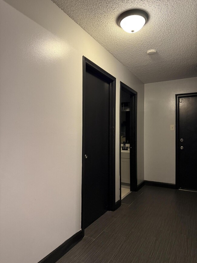 Building Photo - 1389 Pines Ln