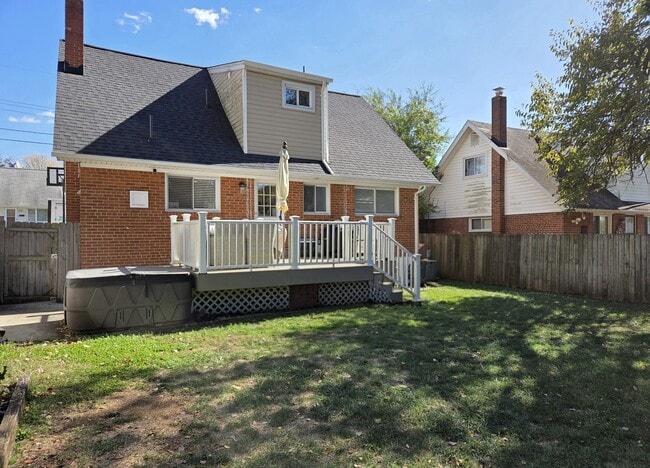 Building Photo - 108 N Gladden St