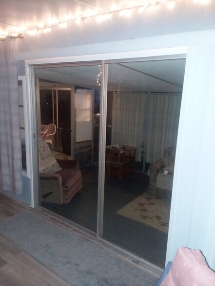 Doors out to family room / utility area - 30424 Francis St