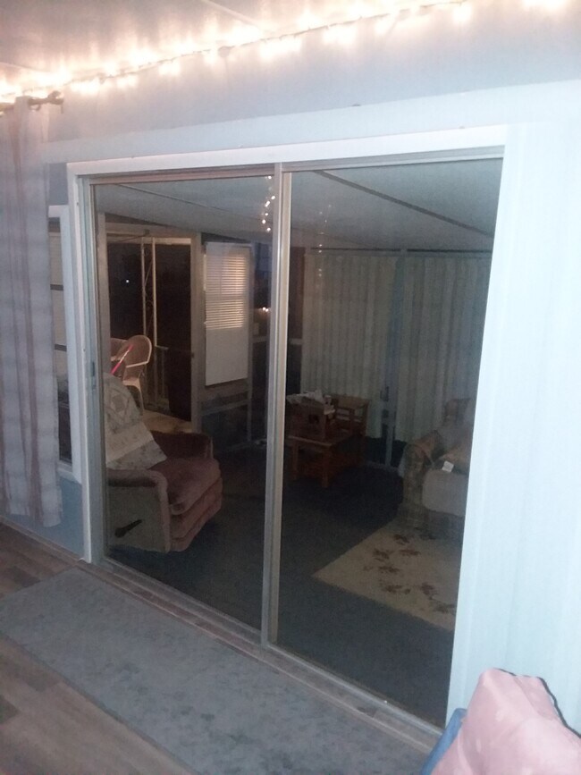 Doors out to family room / utility area - 30424 Francis St