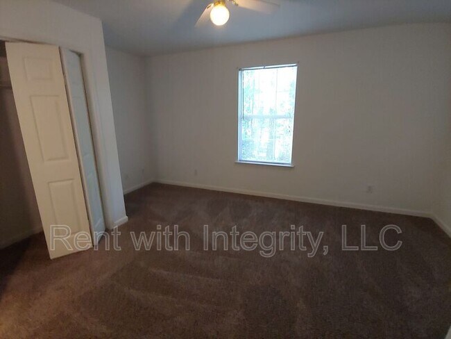 Building Photo - 227 Dixie Dr