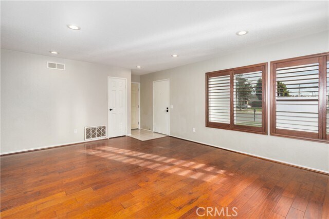 Building Photo - 121 Genoa Way