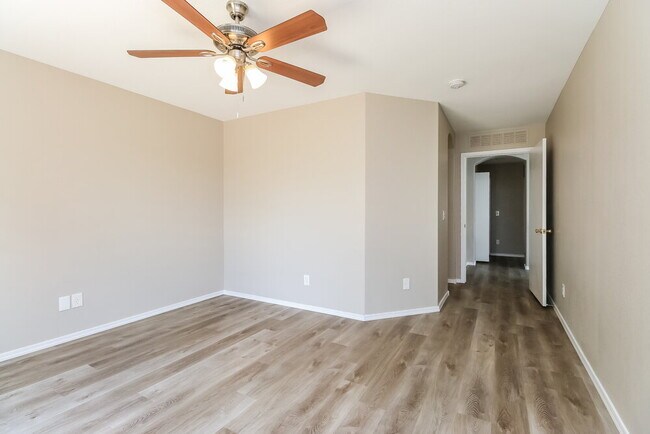 Building Photo - 40204 Calabria St