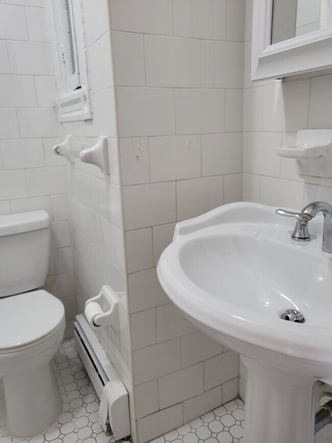 Building Photo - 506 Greene Ave