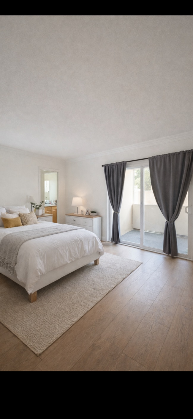 Building Photo - 11646 Chenault St