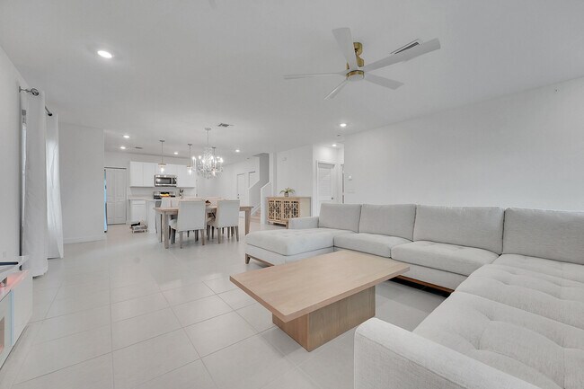 Building Photo - 6371 Windwood Wy