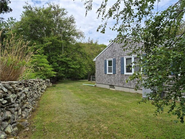 Building Photo - 345 Stone Church Rd