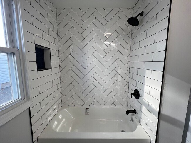 Building Photo - 253 Sheffield Ave