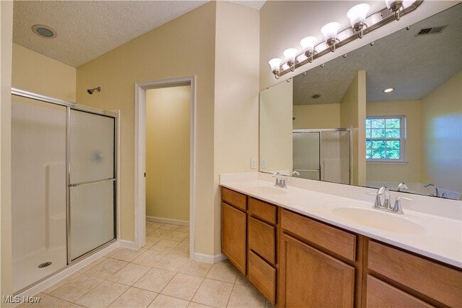 Building Photo - 2576 Covington Pl