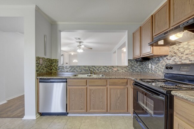 Building Photo - 230 Beech Dr