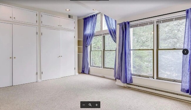 Building Photo - Charming 6-Bedroom Georgetown Rowhouse wit...