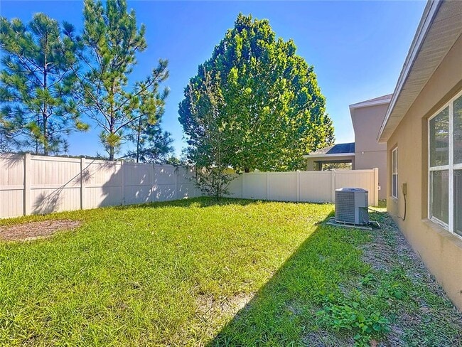 Building Photo - 662 Vitoria Rd