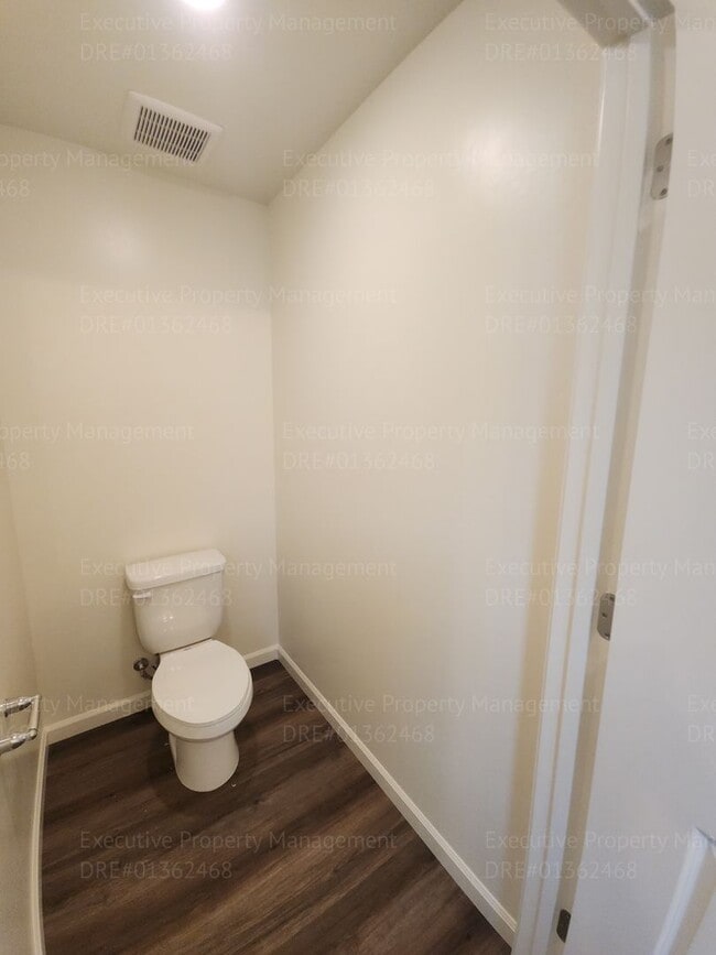 Building Photo - 8921 Kemi St
