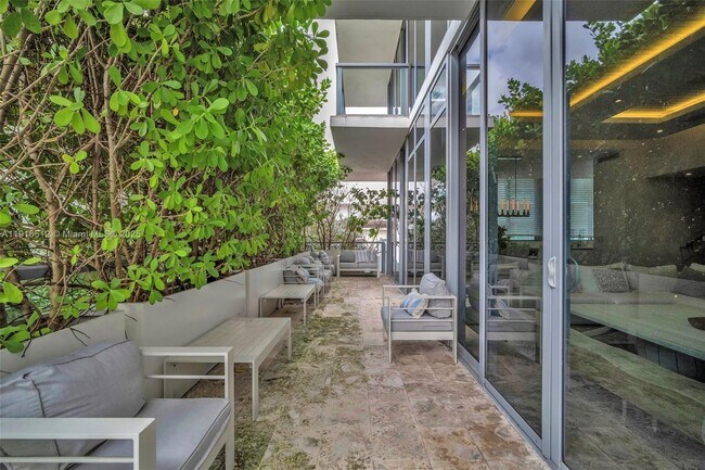 Building Photo - 9501 Collins Ave