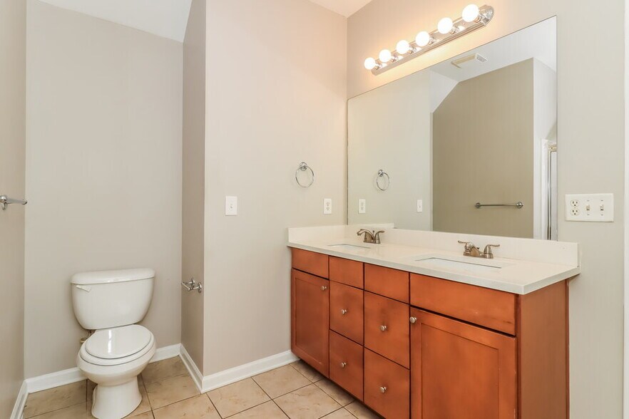 Building Photo - 4550 Black Hills Dr NW