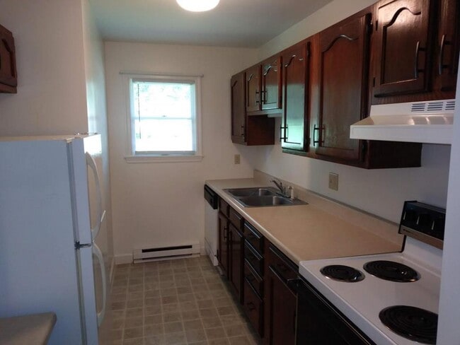 Building Photo - 480 E 5th Ave