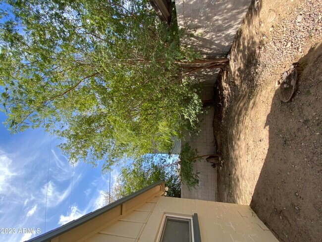 Building Photo - 1595 W Mountain View Rd
