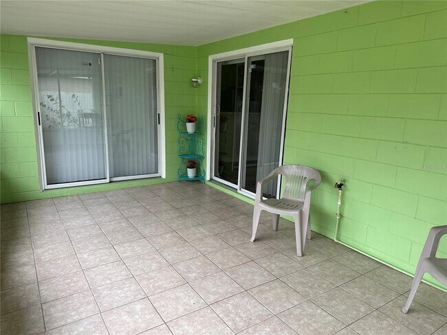 Building Photo - 304 Alegriano Ct