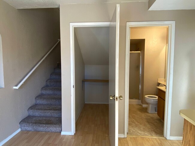 Building Photo - Two Bedroom Condo in North Stockton