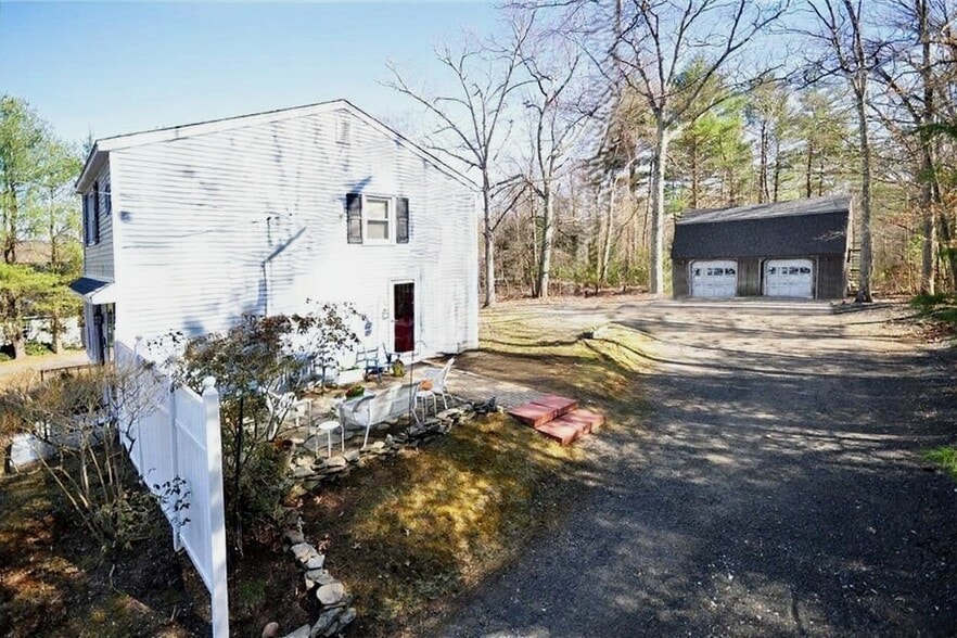 Patio Area - 167 Arch Rd
