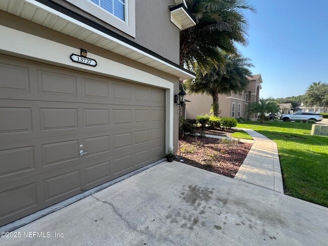 Building Photo - 13727 Victoria Lakes Dr