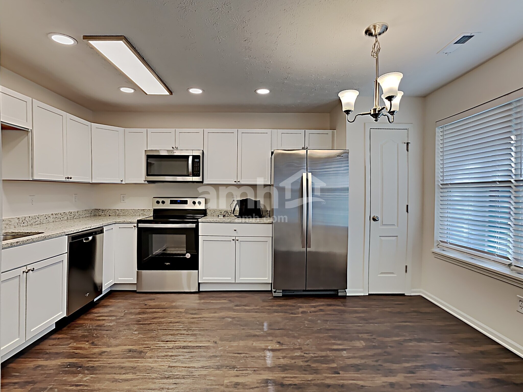 Building Photo - 1145 Bumblebee Way