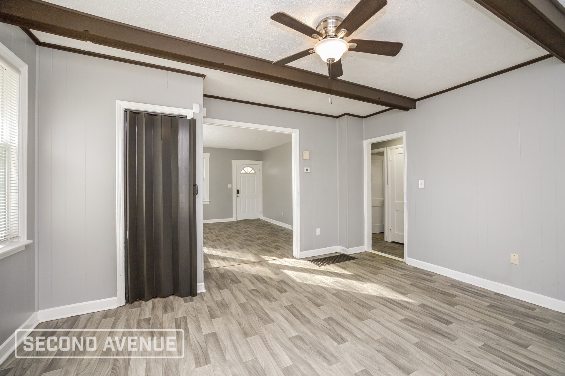 Building Photo - 1806 Sundale Ave