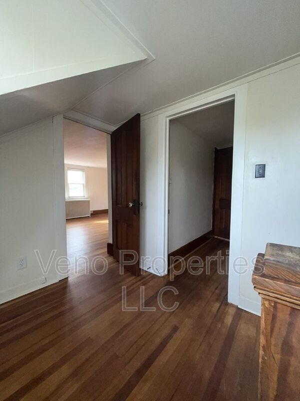 Building Photo - 32 Russell Rd