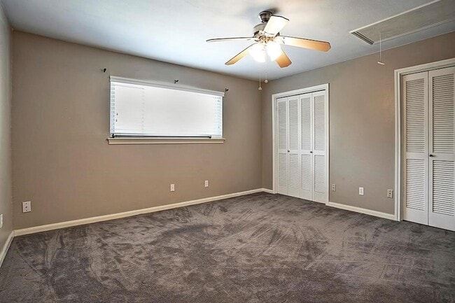 Building Photo - 1807 Saxony Ln