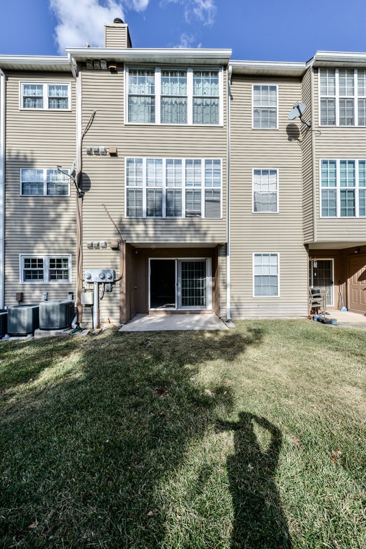 Building Photo - 9330 Caspian Way