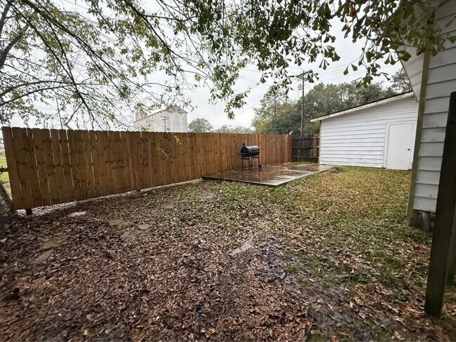 Building Photo - 3 Bedroom 1 Bathroom Home for Rent