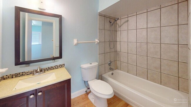 Building Photo - 1BR/ 1BA Condo In Springwood   ** Water In...