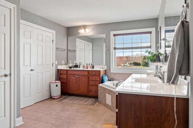 Building Photo - 98 Merganser Dr