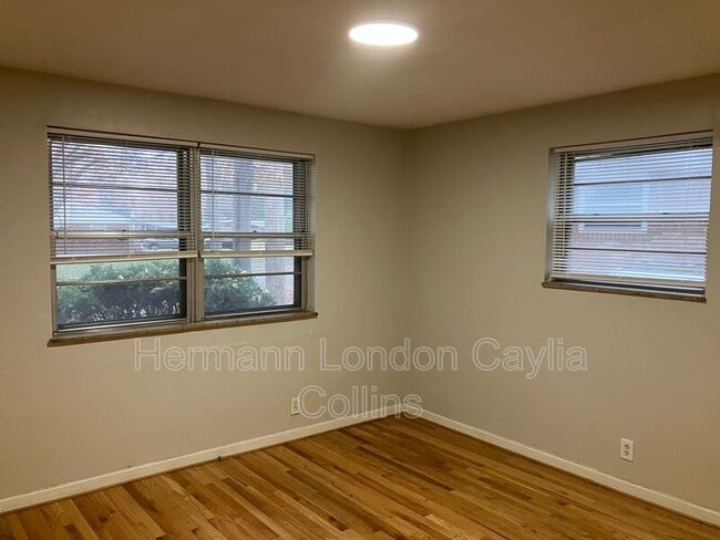 Building Photo - 7826 Birchmont Dr