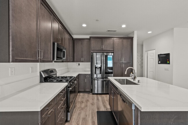Building Photo - 14610 Isla Vista Dr