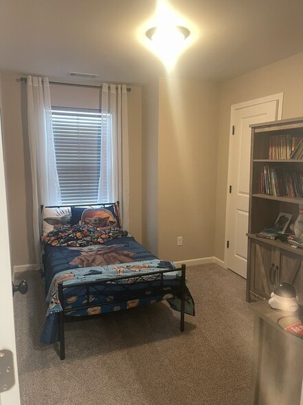 Building Photo - 126 Oasis Dr