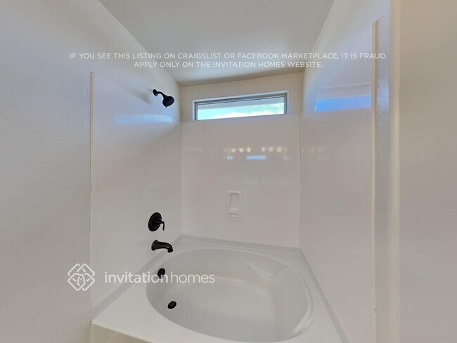 Building Photo - 2105 N 211th Dr