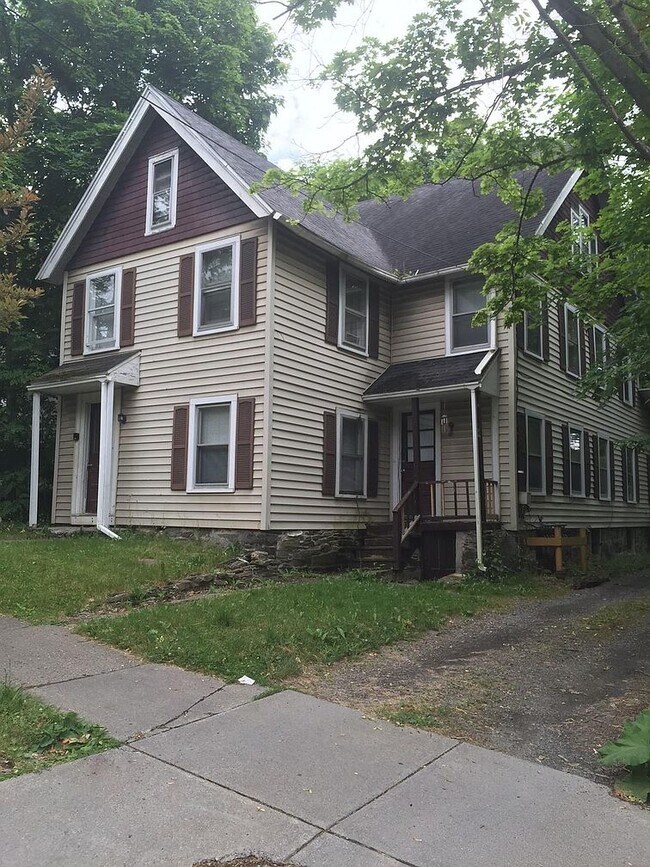 Primary Photo - 509 E Buffalo St