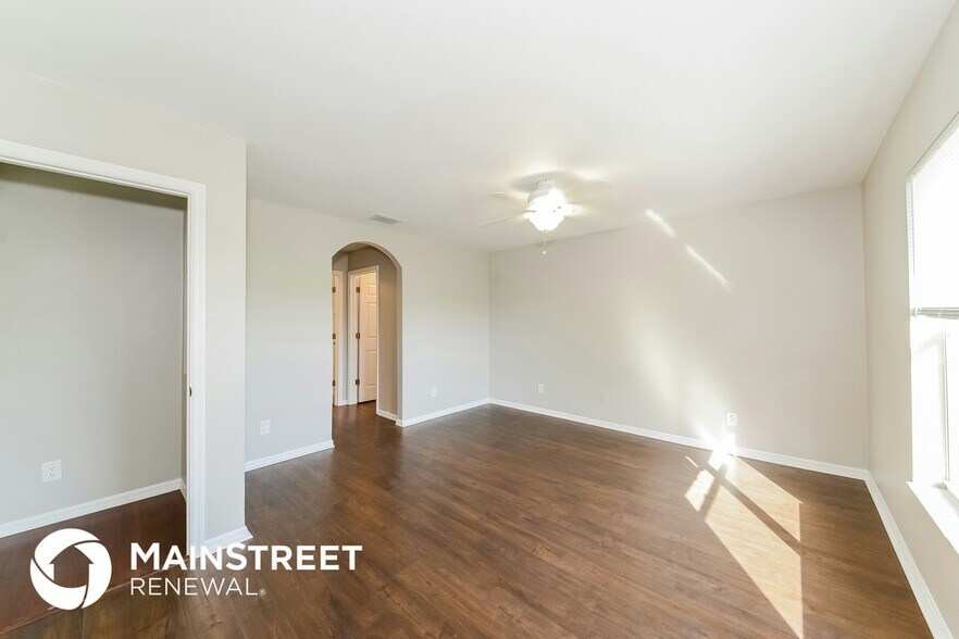 Building Photo - 1366 Fairoaks Dr