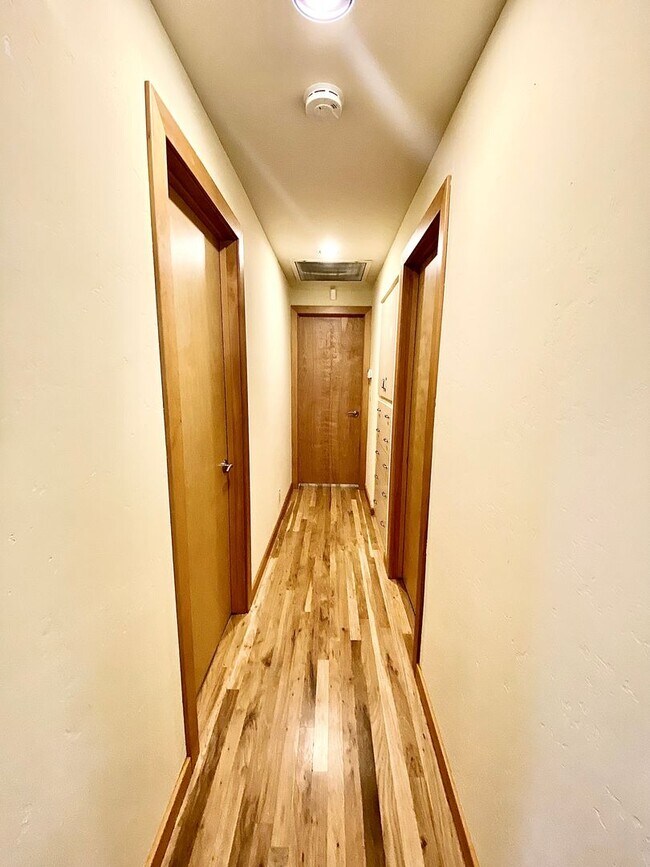 Building Photo - Stunning, 4 Bedroom, 3500 Square Foot, Highland's Home in Boise's North End