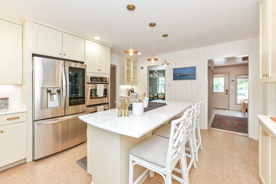 Building Photo - 5939 Gladden Dr