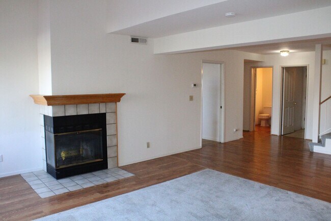 Building Photo - Waterfront Townhome In Pittsburg with Dock...