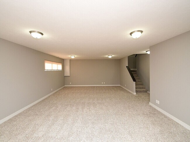 Building Photo - 19527 Shadow Ridge Dr