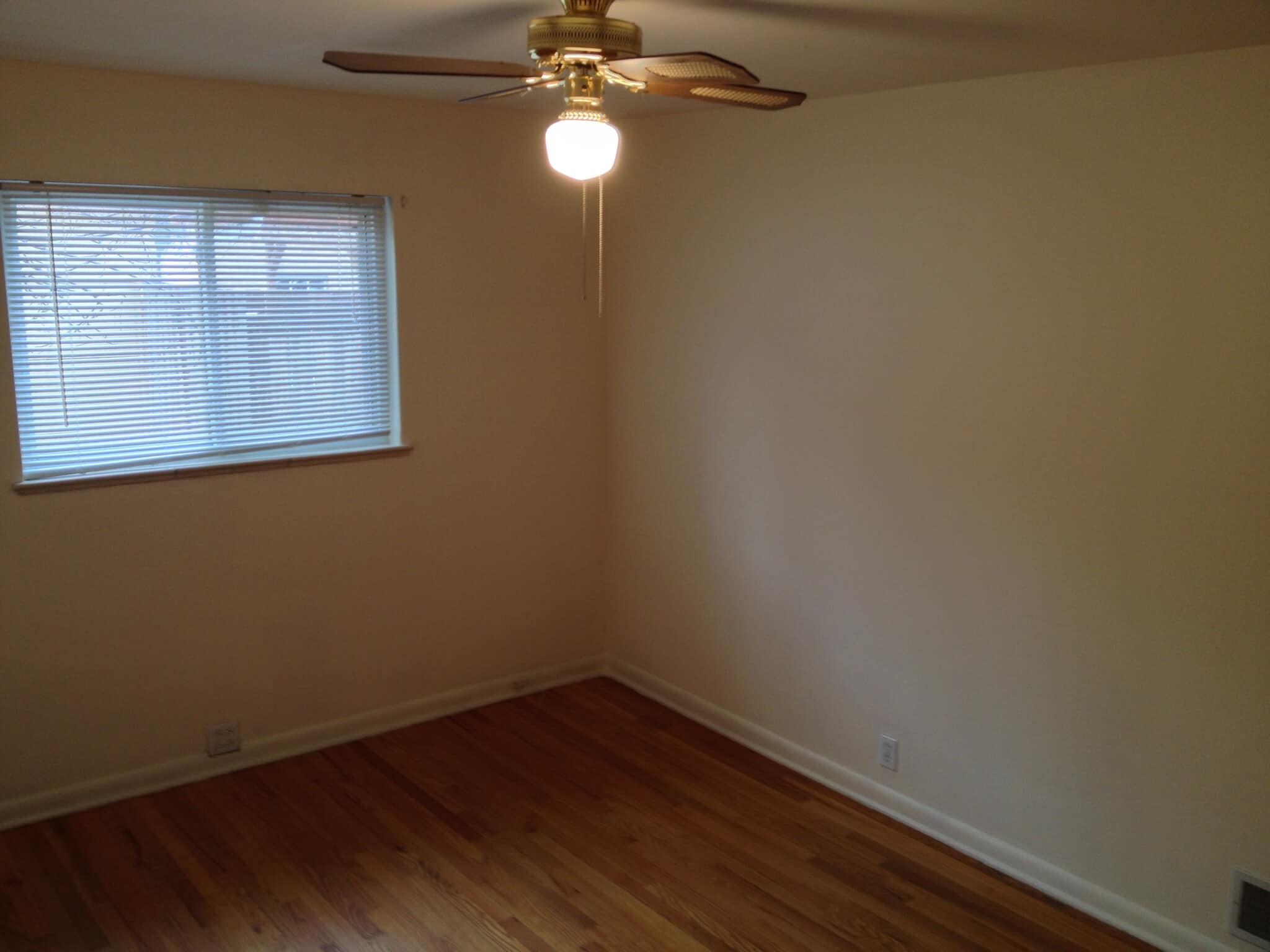 Bedroom 1 - 1532 Tamarac St