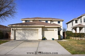 Building Photo - 1000 Cameron Dr