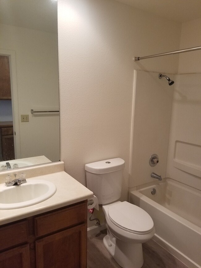 Building Photo - 3 Bedroom 2 Bath Home in Cottonwood