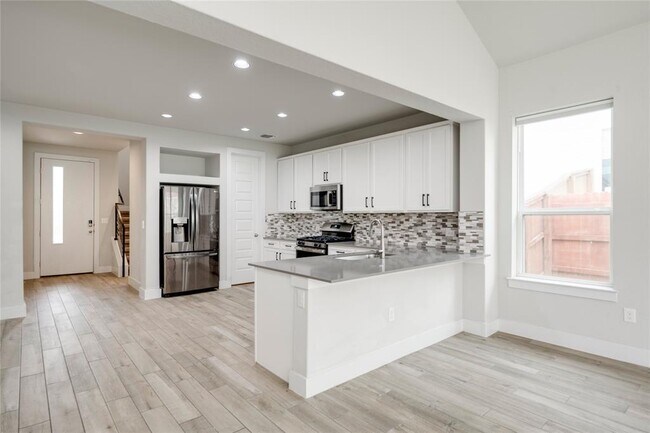 Building Photo - 11217 Charger Wy