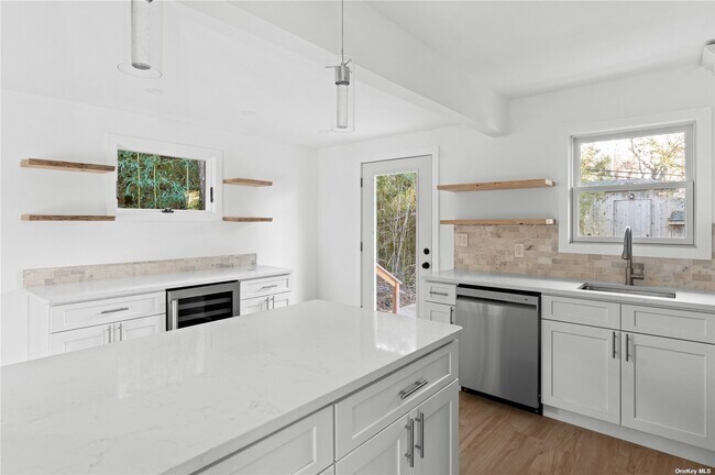 Building Photo - 317 Sky Walk