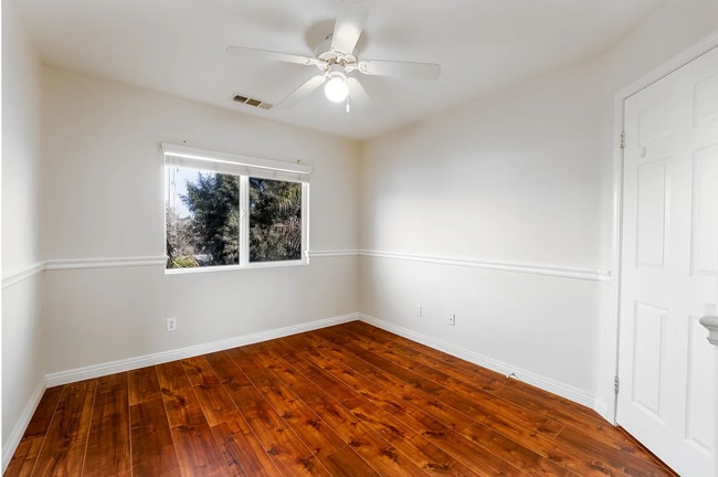 Building Photo - 25357 Avanti Ct